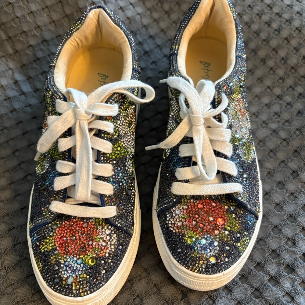 EUC Betsy Johnson Rhinestone Embellished Floral Sneakers sz 7